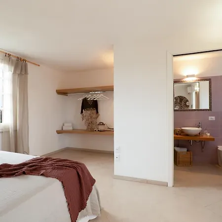 Del Tufo Villa *