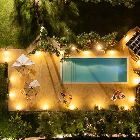Del Tufo Villa *